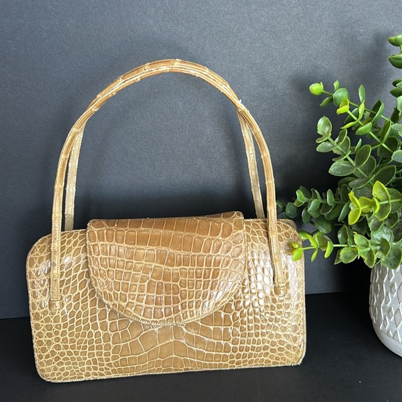 Judith Leiber Handbags - Judith Leiber Tan Crocodile /
Alligator Handbag Vintage 1970s